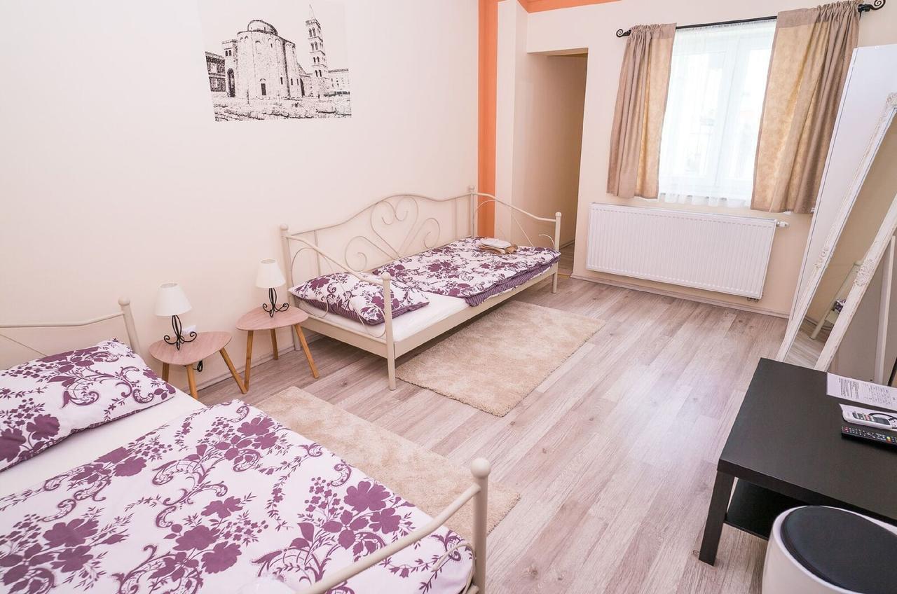 Boutique Hostel Kings N' Queens Загреб Екстер'єр фото