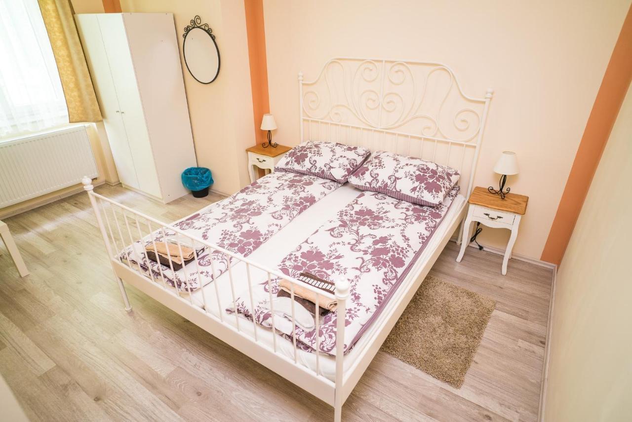Boutique Hostel Kings N' Queens Загреб Екстер'єр фото