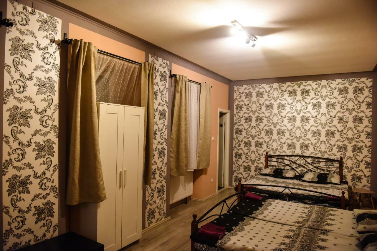 Boutique Hostel Kings N' Queens Загреб Екстер'єр фото